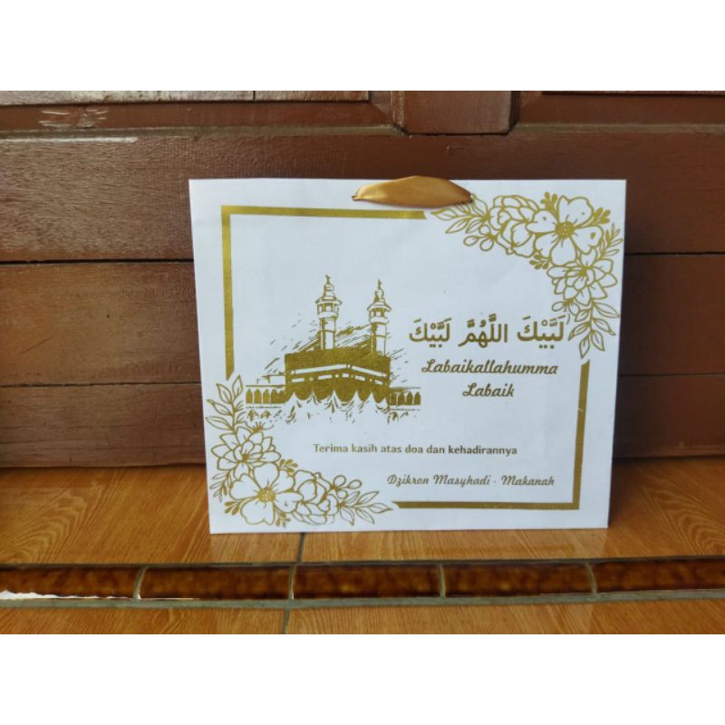 

Paperbag Haji/Umroh Ukuran 30x10x25 cm - Elegan dan Praktis