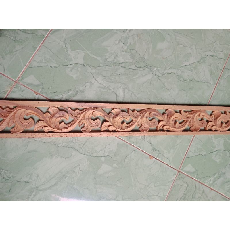 lis ukiran kayu jati motif daun lengkung