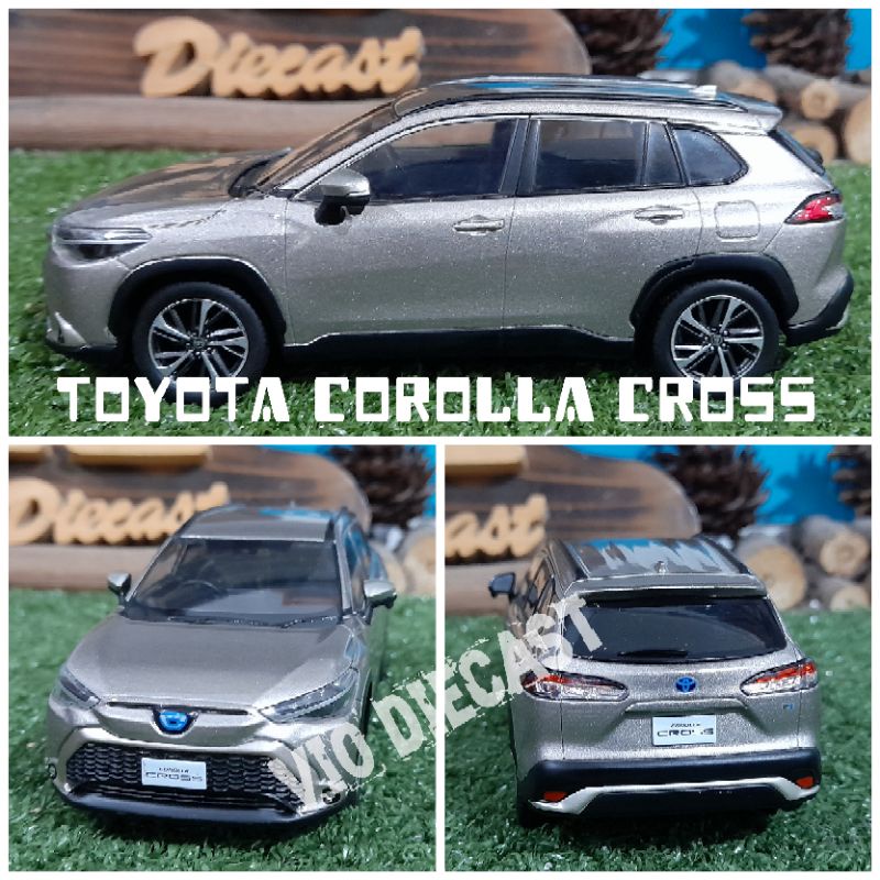 Diecast Miniatur Toyota Corolla Cross grey skala 1:30