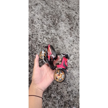 Miniatur motor beat karbu Hedon keren