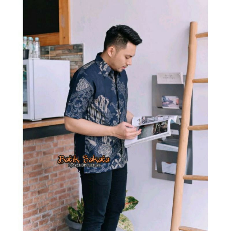 Kemeja Batik Prabu Motif Parang Peksi Dongker Bahan Katun Baturaden Halus Reguler Fit Prabuseno Solo