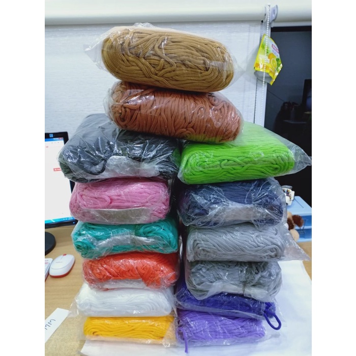 

Tali kur 2 mm Merah per bungkus 900 gram