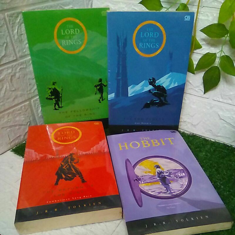 Novel THE LORD OF THE RINGS SET BY J.R.R. TOLKIEN