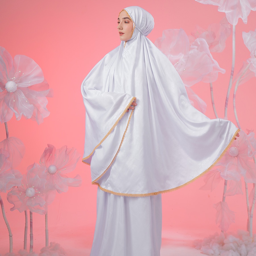Mukena Rukuh Telekung Satin Velvet Regular Style Tatuis Tiara 528 White Embossed