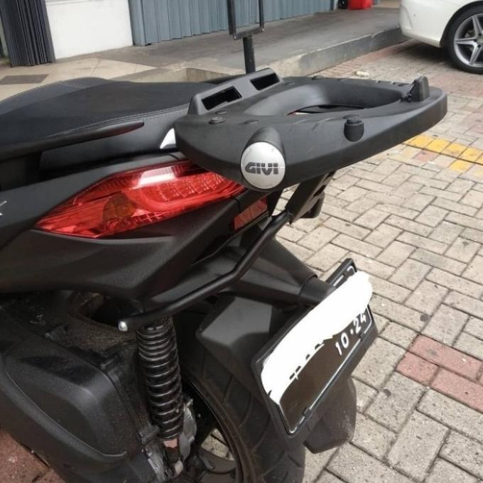 Box Motor Top Box Givi B42 Antartika + Bracket Givi Motor Xmax-250