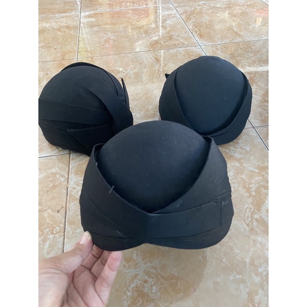 Blangkon hitam polos