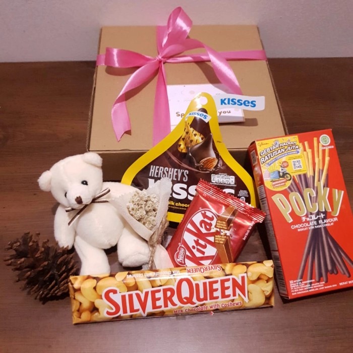 

✨READY✨ -hampers valentine cokelat| snack | gift box | kado | chocolate |hadiah- 1.1.23