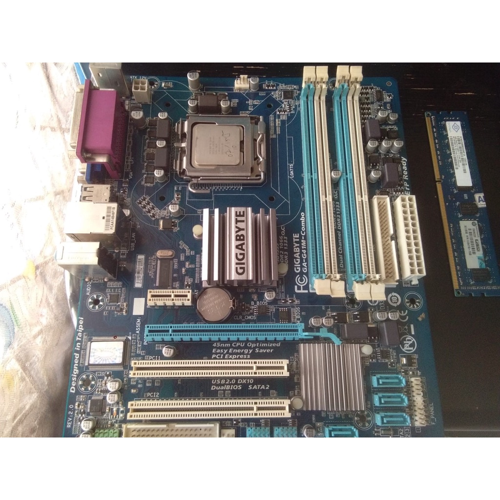 PAKET G41 DDR3 RAM 4GB PROSESOR E8400