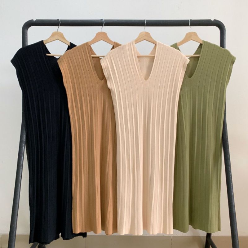 Deep V-Neck Loose Knit Dress 11045