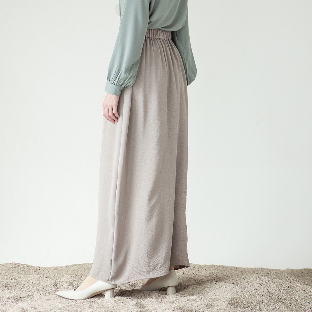 Hara by Aska Label - Rok wanita basic pinggang karet warna oat beige sand