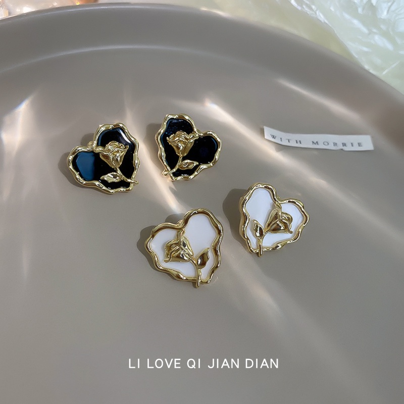 Anting Tusuk Motif Hati Mawar sense vintage premium Elegan Untuk Wanita Anting Cinta Korea