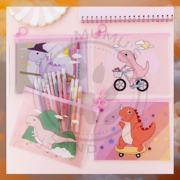 

ML Tempat Pensil / Tas Pouch Kosmetik Transparan Paper Bag Plastik Karakter Dino Girl Impor S-PO010