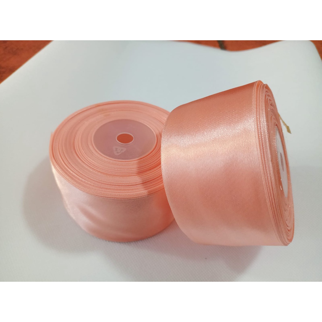 

Pita Satin Baru Warna Salem Ukuran 2 inch / 5cm Per Roll