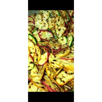 

KERUPUK SEBLAK PEDAS DAUN JERUK 70gr