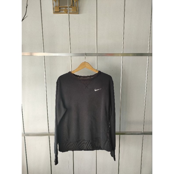 CN Nike small swoosh