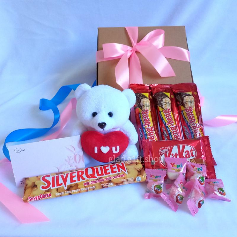 

READY STOCK!! Hampers Kado Gift Box Valentine Ulang Tahun Anniversary Pacar