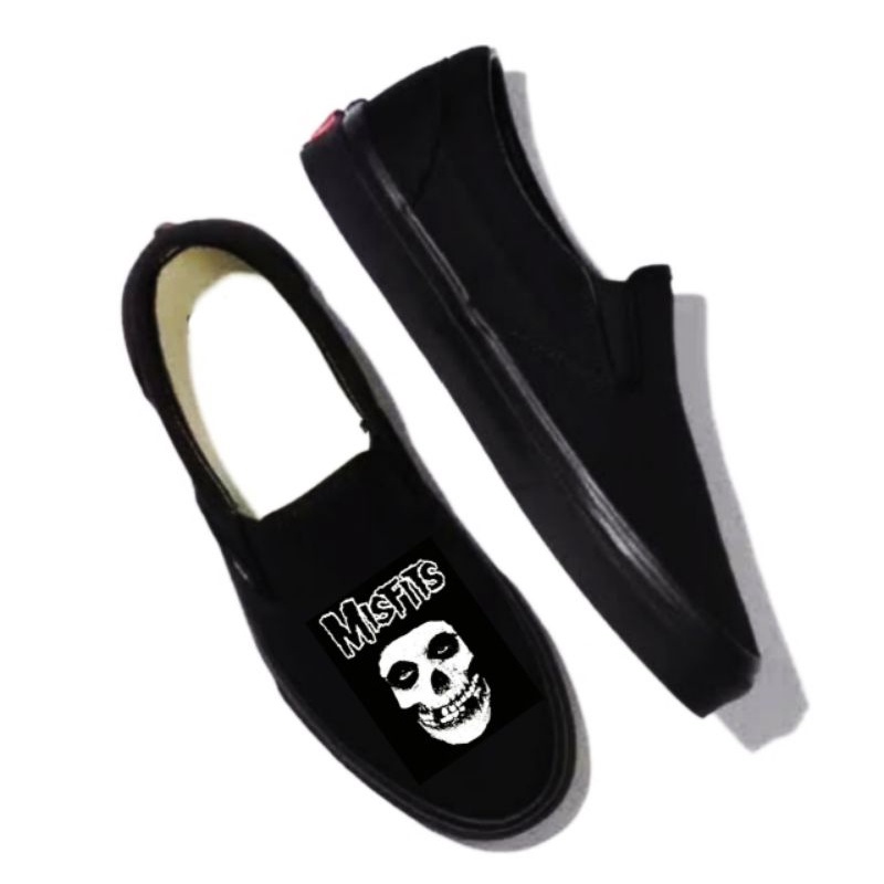 Sepatu slip on MISFITS FULL BLACK PREMIUM QUALITY NOBRAND