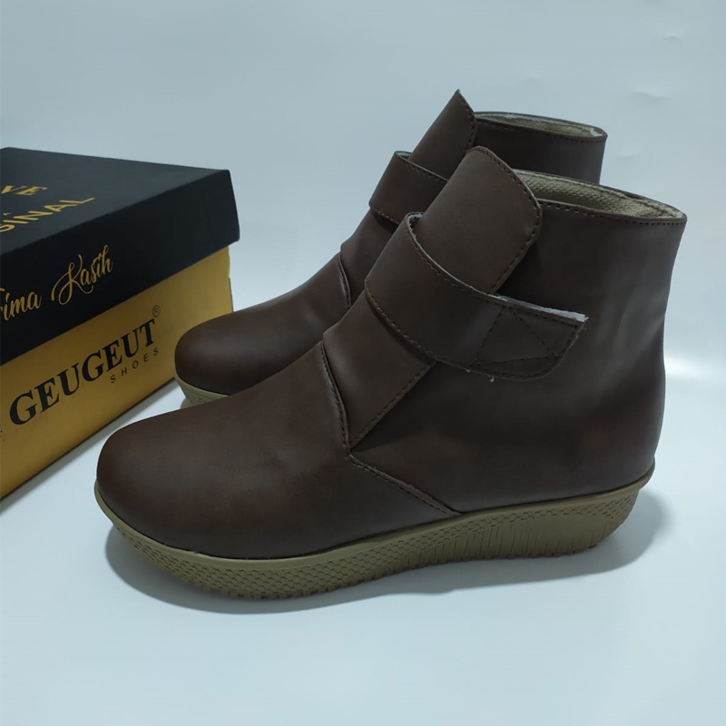 GEUGEUT GGT071 Sepatu Boots Wanita Premium Quality