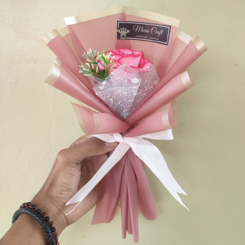 Buket Bouquet bunga wisuda pernikahan ulang tahun acara besar lainnya bisa request