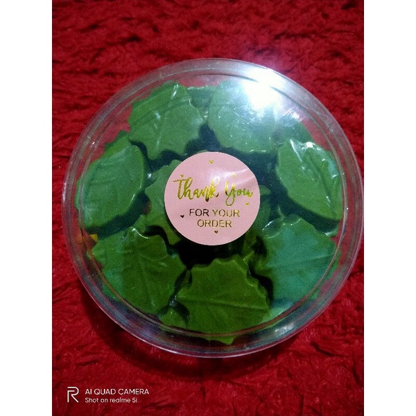 

Coklat Karakter Premium motif daun