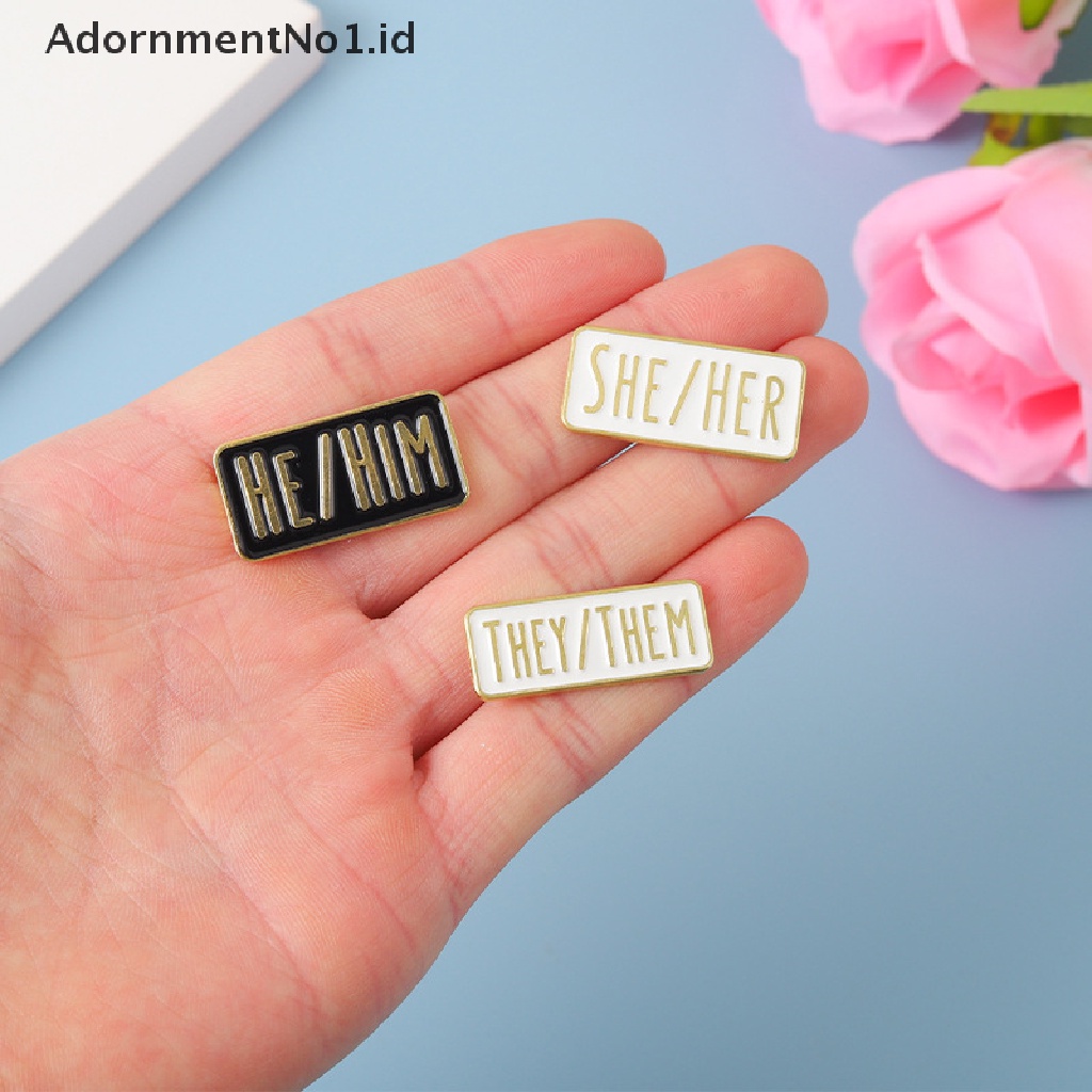 [AdornmentNo1] Kreatif Sederhana Pronouns Enamel Pin Hitam Putih SHE/HER Bros Kerah Pin Lencana Lucu Perhiasan Hadiah Untuk Teman [ID]