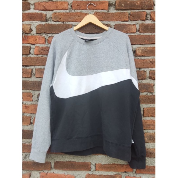 CN Nike Big Swoosh