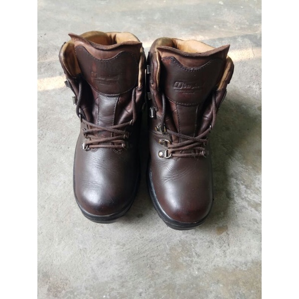 sepatu berghaus hillmaster