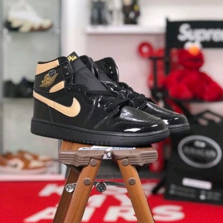 Nike Air Jordan 1 Retro High Patent &quot;Black/Metallic Gold&quot;