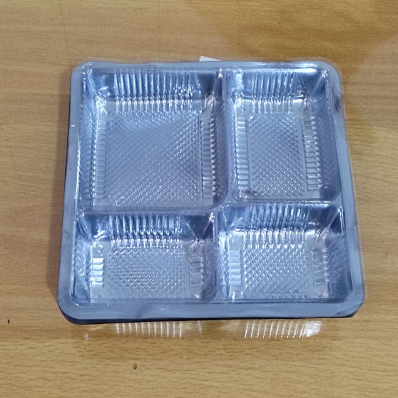 [50 Pcs] Mika Nasi Kotak Sekat 4 18x18 / Plastik Sekat Kotak Nasi 18 x 18cm