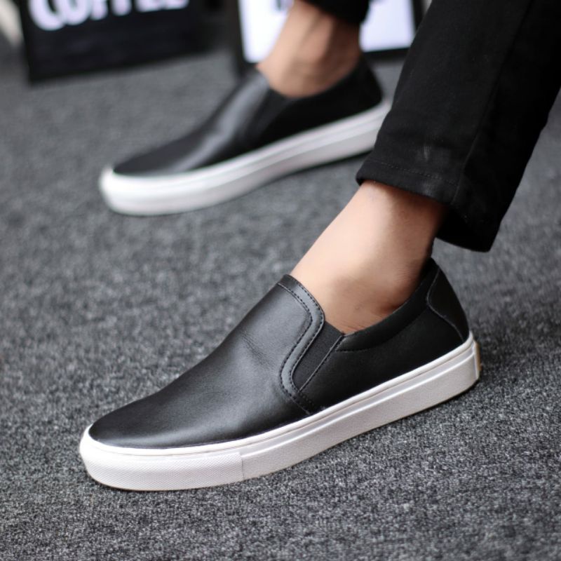 Sepatu Casual Pria Sneakers Tanpa Tali Slip On Kulit Asli Slop Santai Main Kerja Kuliah Murah