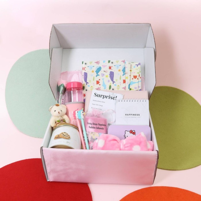 

✨READY✨ -Kadobox Fashionista VALENTINE Edition Plus Coklat Paket Kado Hampers- 1.1.23