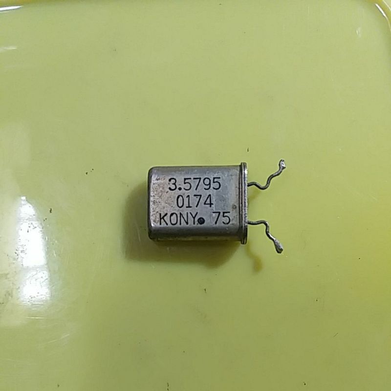 Xtal oscillator 2 pin 3.5795 Mhz KONY. cabutan original normal
