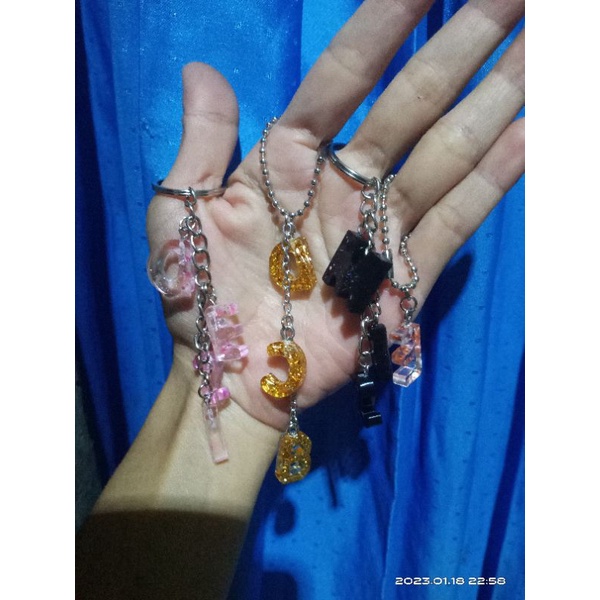ganci resin huruf