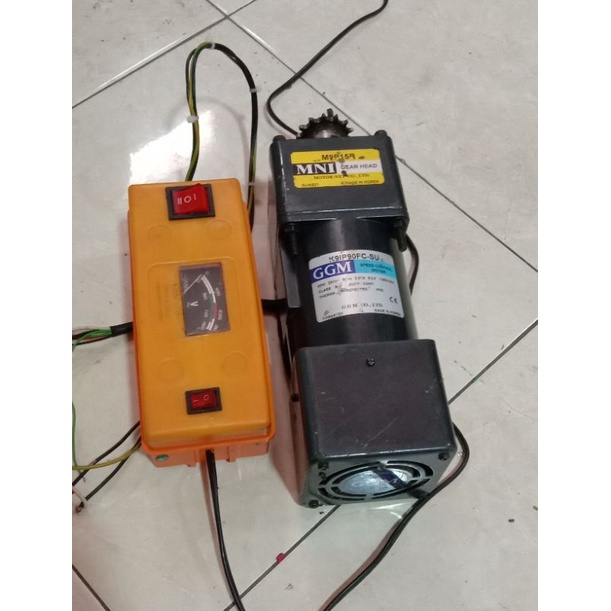 Ac Motor Gearbok Ggm 220V Plus Saklar Maju Mundur 90W Ratio 1 : 12,5