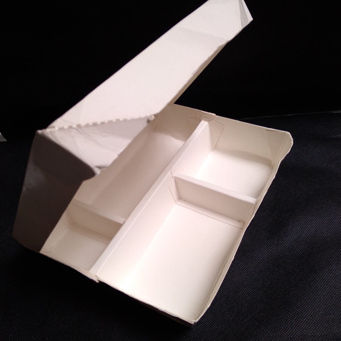 PAPER LUNCH BOX SEKAT 4 BENTO ERGOPAK/ISI 50 PCS