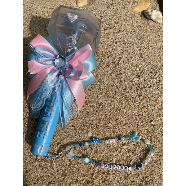 Custom kpop phone charm lightstick strap member Treasure.