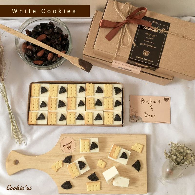 

Coklat box/Hadiah/Hampers White Cookies