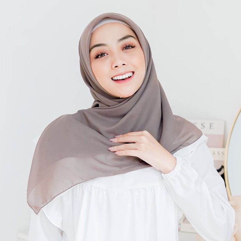 BELLA SQUARE HIJAB SEGI EMPAT JAHIT TEPI/NECI PART I