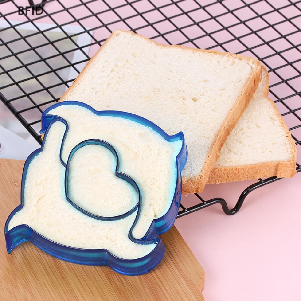 [BFID] Pemotong Cetakan Roti Tawar DIY Kreatif Bentuk Lucu Sandwich Toast Cookie Plastic Mold [ID]