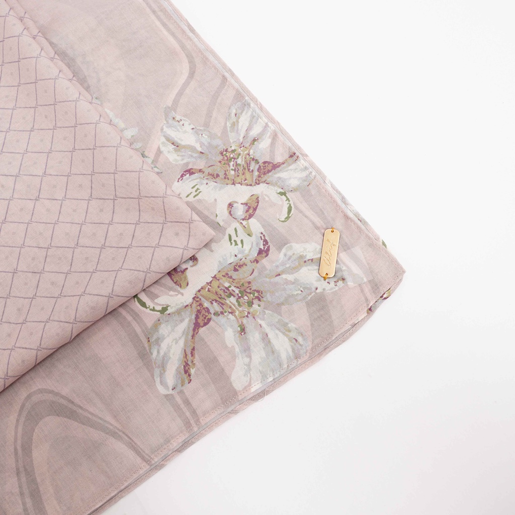 ALIF KERUDUNG SEGI EMPAT MOTIF PARIS PREMIUM KOREA - URSA IN VANILLA ( SPR-D9-001 )
