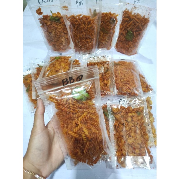 

Makaroni Ulir Pedas isi 100 gr / 200 gr