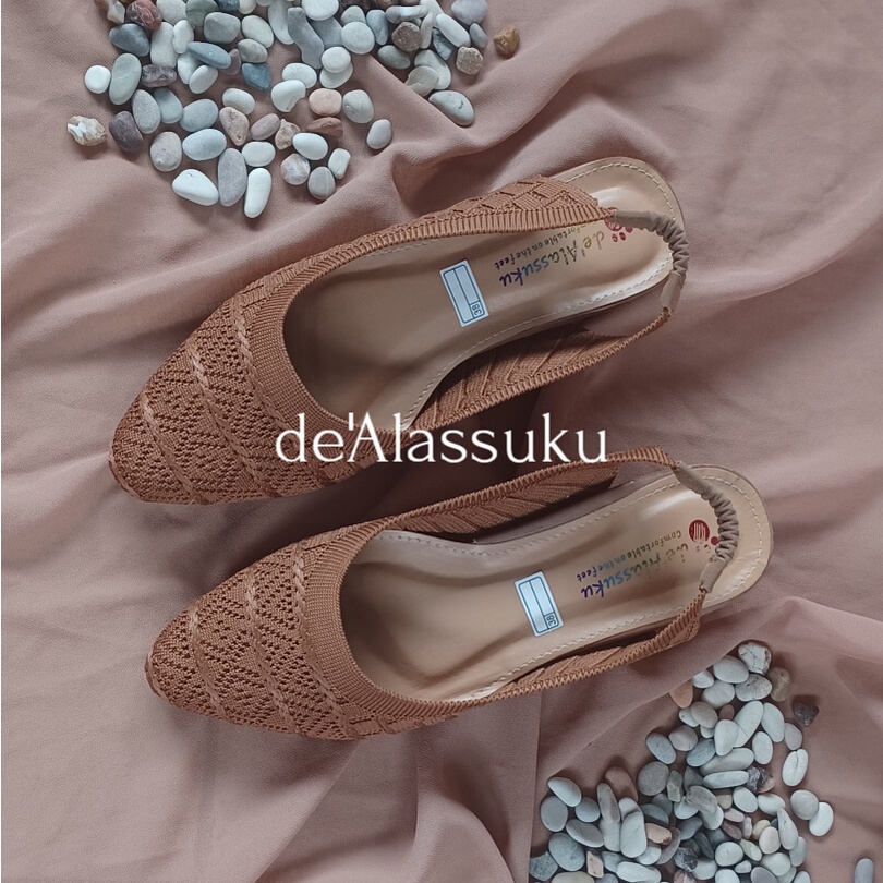 Alassuku.ID - Sepatu Slip On Rajut Tali Belakang Hak 2cm