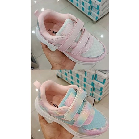 sepatu anak gradasi dari brand nevada