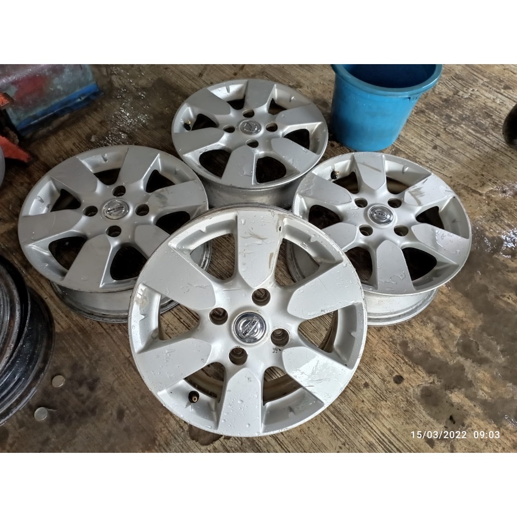 READY STOK VELG MOBIL BEKAS COPOTAN LIVINA RING 15 HOLE5X114,3SILVER