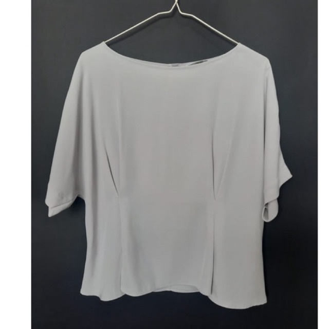 Baju Atasan  Formal Uniqlo / Top / Baju Kerja Uniqlo - Preloved