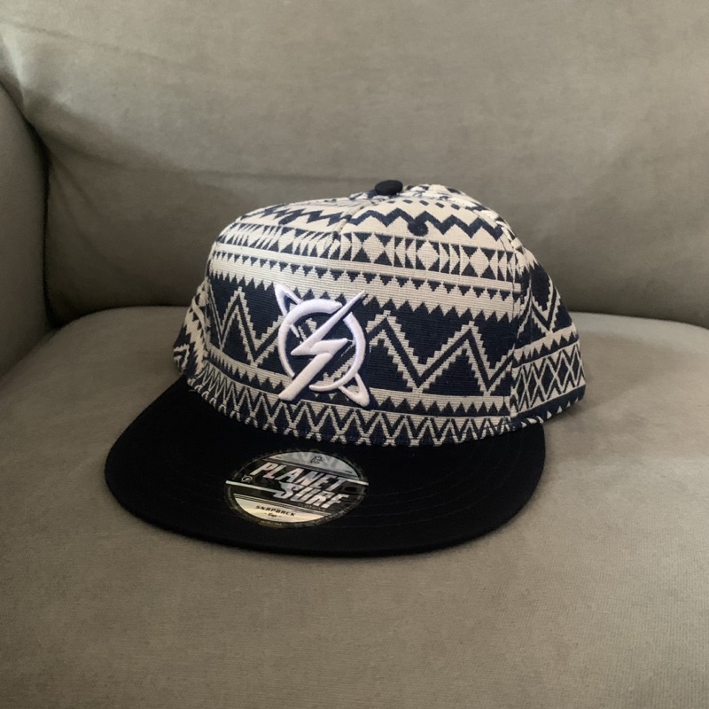 Topi snapback planet surf multico