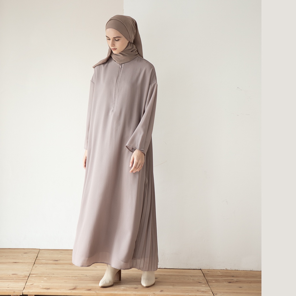 Anjani by Aska Label - Dress wanita pleated gamis Muslim tangan panjang details plisket di bagian belakang busui friendly