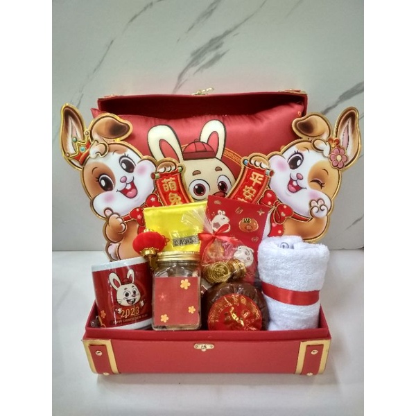 

Hampers CNY Imlek kelinci 2023/hampers Imlek ready stok/hampers sincia