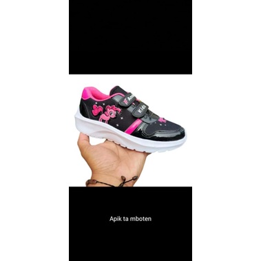 sepatu kuda pony