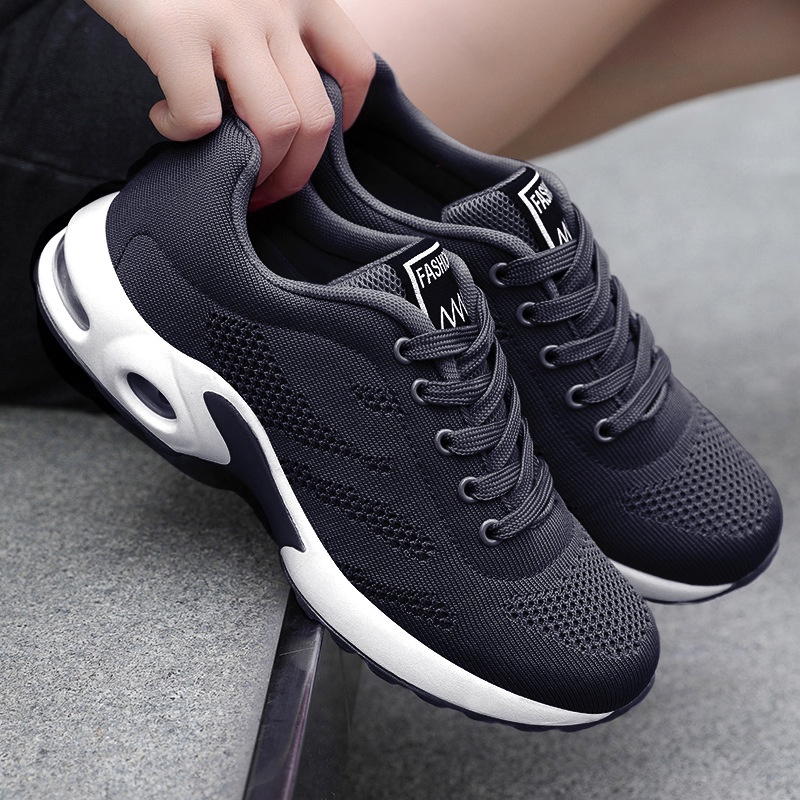 sepatu sekolah cowok cewek sneakers import sepatu olahraga jogging warna hitam warna putih  + KOTAK